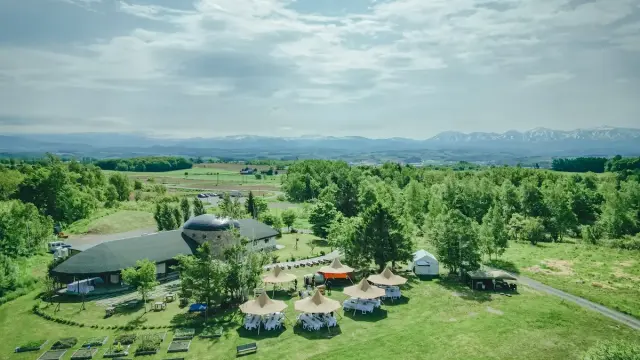 Coco style WEDDING（ココスタイルウエディング）の写真 5（会場: フェルム ラ・テール 美瑛）